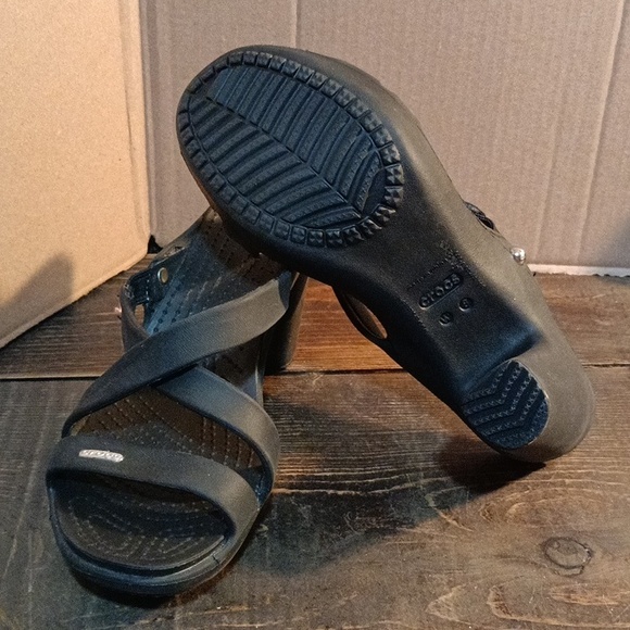 Shoes - Picture 3 of 4